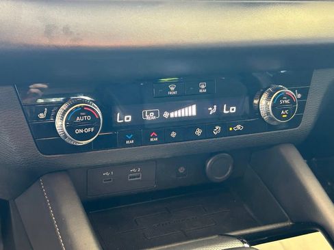 Used 2024 Mitsubishi Outlander SEL Black Edition FWD image 49
