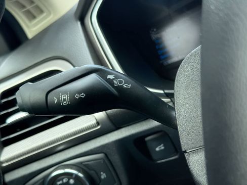 Used 2020 Ford Fusion SE FWD image 27