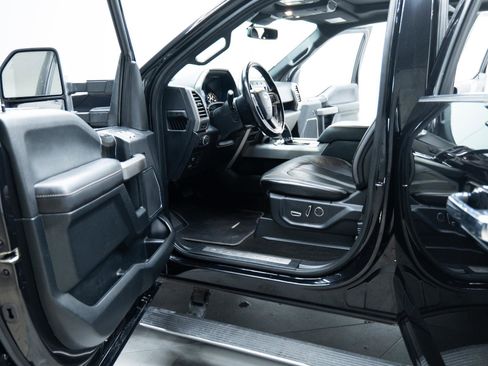 Used 2019 Ford F150 Platinum w/ Technology Package image 24