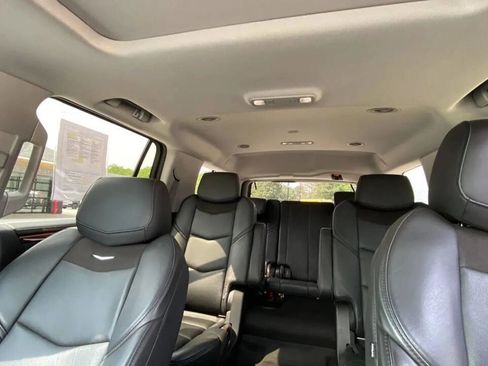 Used 2015 Cadillac Escalade Luxury image 21