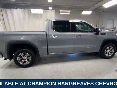 Certified 2025 GMC Sierra 1500 SLT image 11