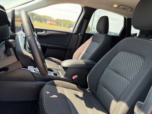 Used 2023 Ford Escape Active w/ Tech Pack #2 AWD/4WD image 16