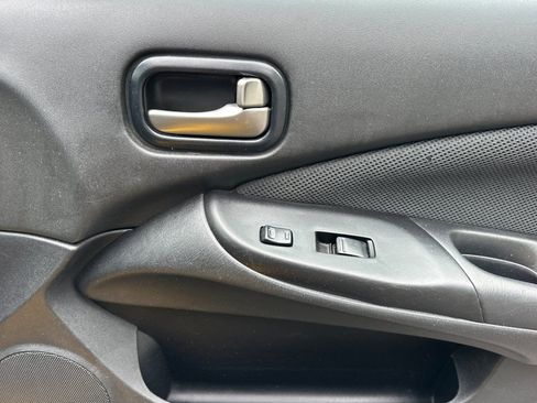Used 2006 Nissan Sentra SE-R w/ (J01) Sunroof Pkg FWD image 18