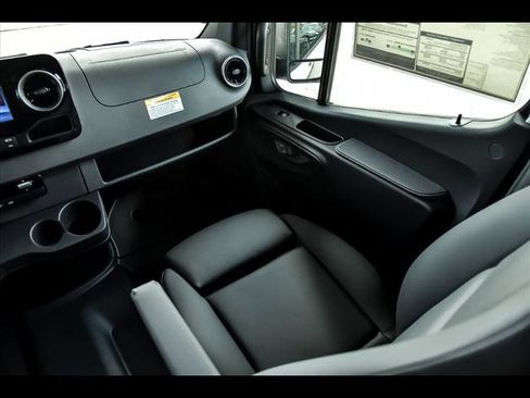 New 2025 Mercedes-Benz Sprinter 2500 image 7