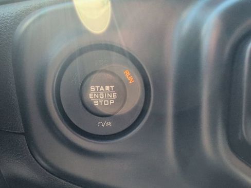 Used 2019 Jeep Wrangler Unlimited Sahara AWD/4WD image 20