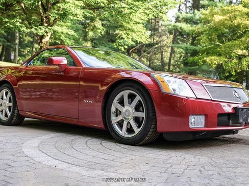Used 2004 Cadillac XLR RWD image 18