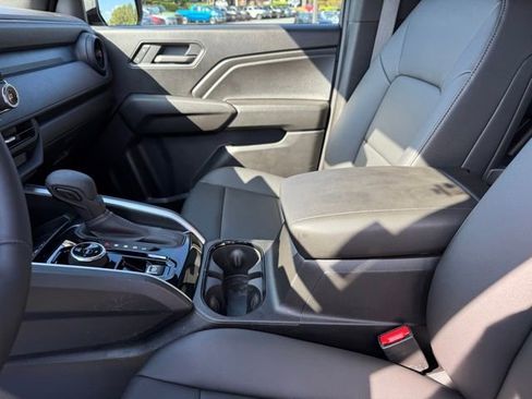 Used 2025 Chevrolet Colorado Trail Boss AWD/4WD image 24