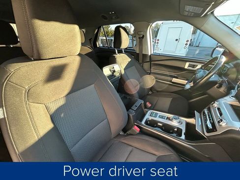 Used 2022 Ford Explorer XLT image 28