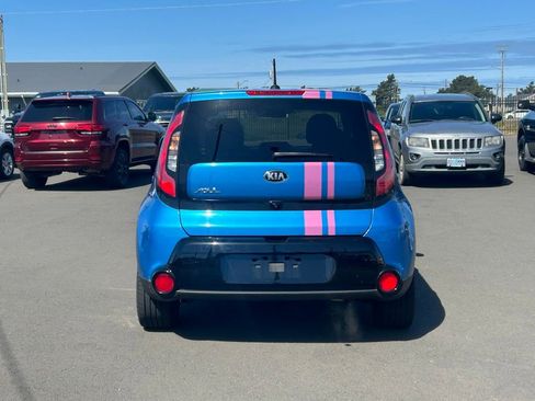 Used 2016 Kia Soul + w/ Designer's Package FWD image 6