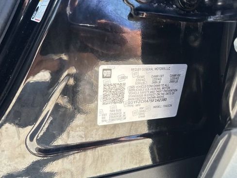 Used 2025 Cadillac XT4 Premium Luxury FWD image 8