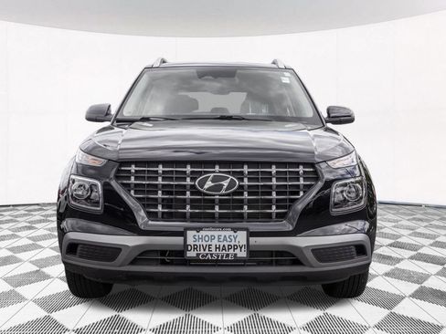 Used 2023 Hyundai Venue SEL w/ Cargo Package FWD image 5