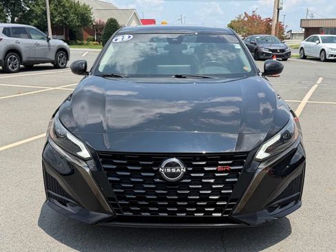 Used 2023 Nissan Altima 2.5 SR w/ SR Premium Package FWD image 9