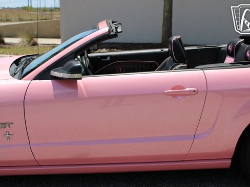 Used 2006 Ford Mustang GT RWD image 33