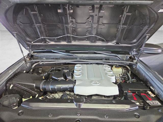Used 2014 Toyota 4Runner SR5 RWD image 21