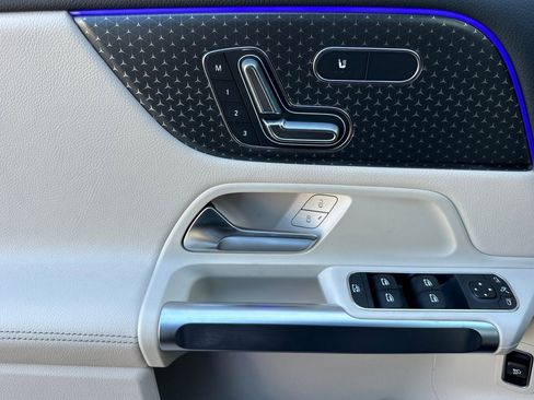 New 2025 Mercedes-Benz GLB 250 image 13