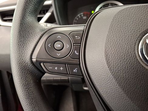 Used 2022 Toyota Corolla LE image 17