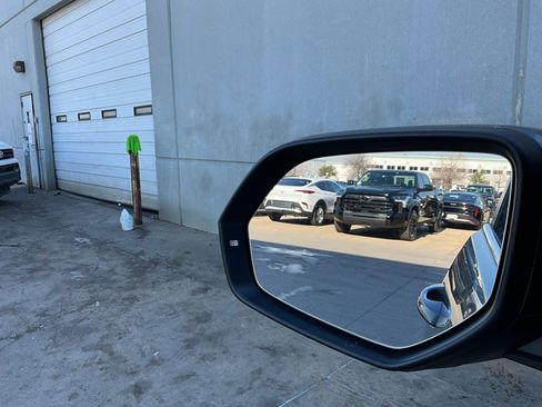 Used 2025 Volkswagen Atlas SE image 20