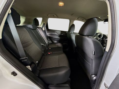 Used 2018 Nissan Rogue SV w/ Premium Package image 27