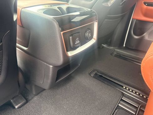 Used 2024 Kia Carnival SX FWD image 19