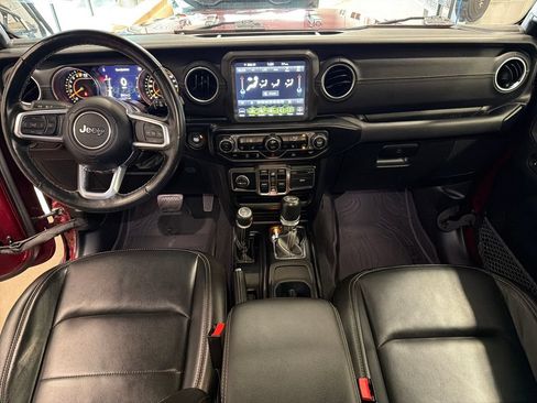 Used 2022 Jeep Wrangler Unlimited Sahara w/ Cold Weather Group AWD/4WD image 5