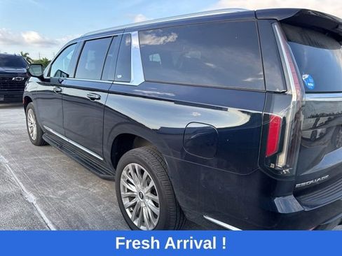 Used 2022 Cadillac Escalade ESV Premium Luxury image 16