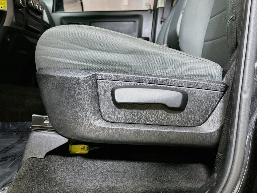 Used 2016 RAM 1500 Express RWD image 19