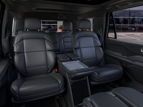 New 2026 Lincoln Navigator Reserve w/ Jet Appearance Package AWD/4WD image 11