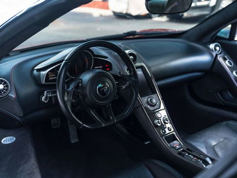 Used 2014 McLaren MP4-12C Spider RWD image 12