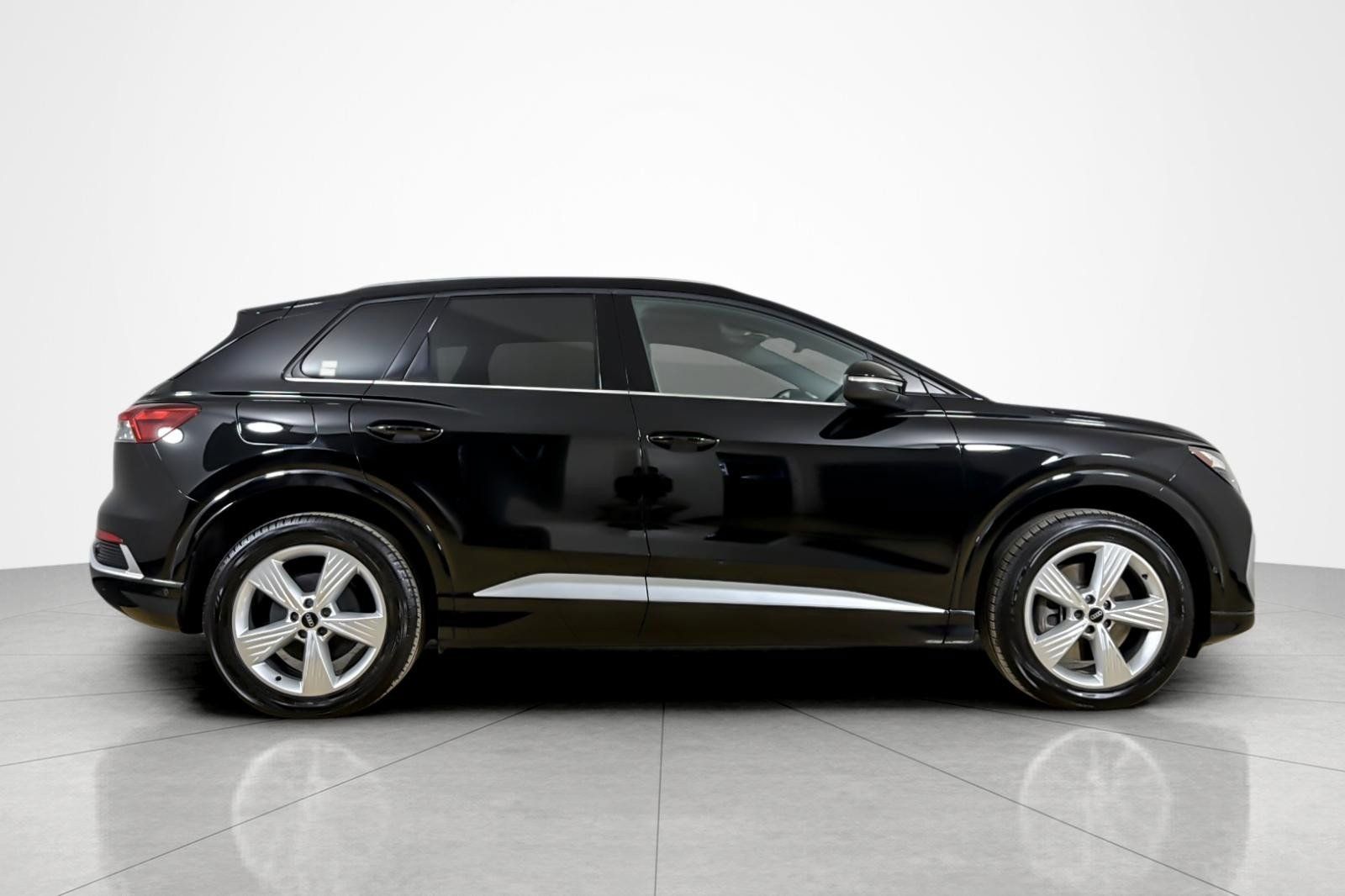 Certified 2023 Audi Q4 e-tron Premium Plus w/ Premium Plus AWD/4WD image 6