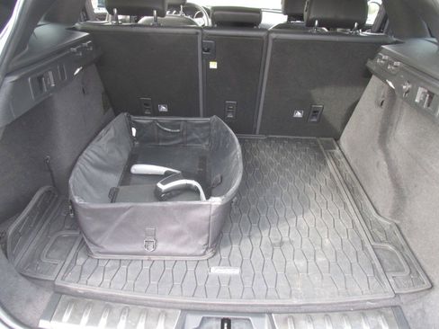 Used 2019 Jaguar F-PACE Premium image 61