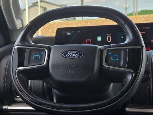 Used 2025 Ford Expedition Max Platinum AWD/4WD image 18
