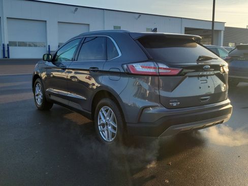 Used 2024 Ford Edge SEL w/ Convenience Package image 3