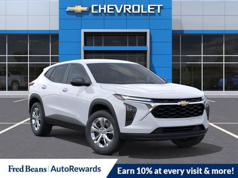 New 2026 Chevrolet Trax LS w/ Driver Confidence Package FWD image 9
