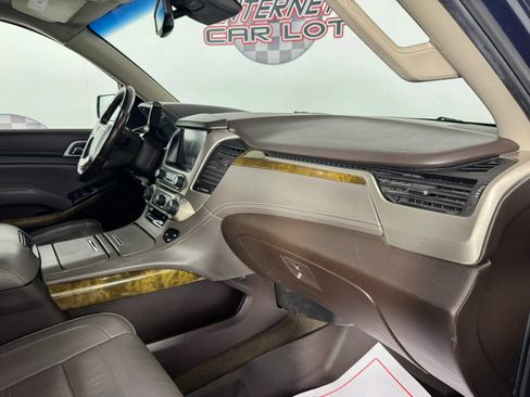 Used 2017 GMC Yukon XL Denali w/ Open Road Package AWD/4WD image 12
