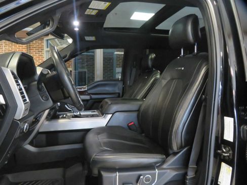 Used 2016 Ford F150 Platinum w/ Equipment Group 701A Luxury image 15