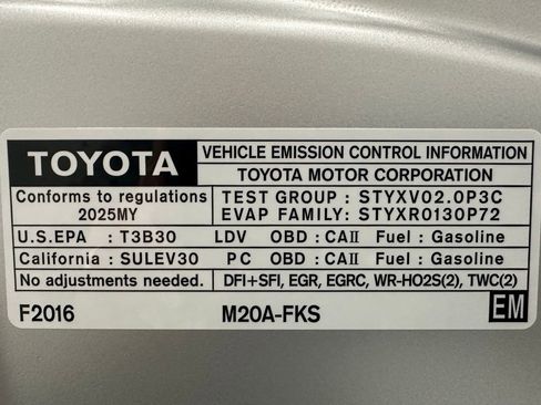 Used 2025 Toyota Corolla LE image 67