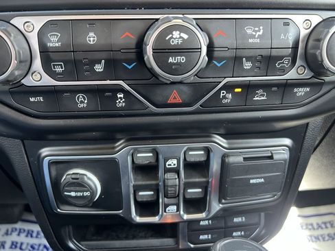 Used 2020 Jeep Gladiator Overland image 7