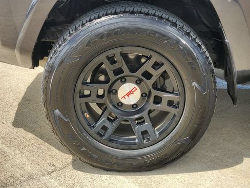 Used 2014 Toyota 4Runner SR5 Premium RWD image 10