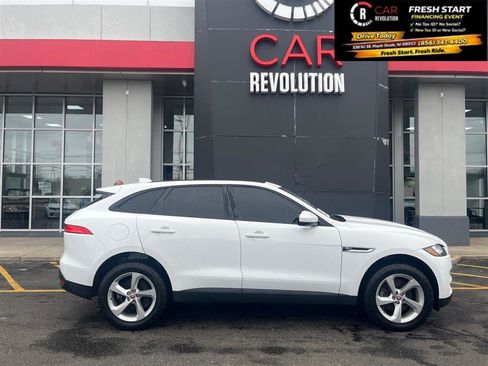 Used 2018 Jaguar F-PACE Premium image 8