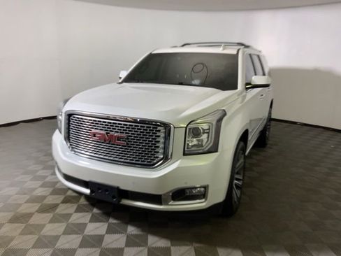 Used 2017 GMC Yukon Denali w/ Open Road Package AWD/4WD image 3