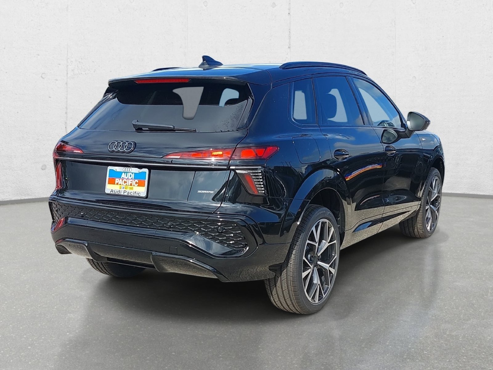 New 2026 Audi Q3 quattro 2.0T AWD/4WD image 5