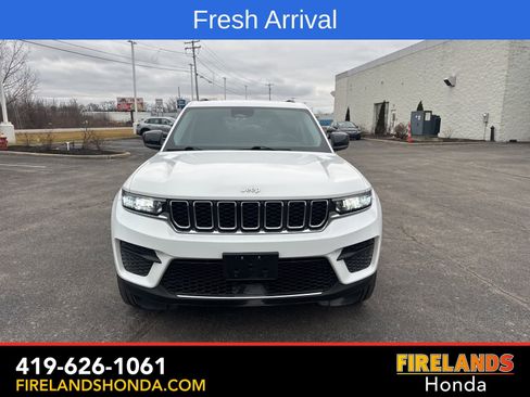 Used 2023 Jeep Grand Cherokee Laredo image 8