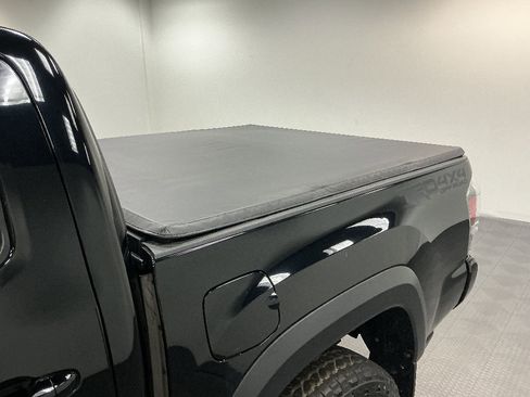 Used 2021 Toyota Tacoma TRD Off-Road w/ Technology Package AWD/4WD image 24