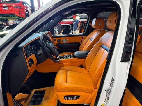 Used 2023 Rolls-Royce Cullinan AWD/4WD image 8