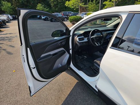 New 2027 Chevrolet Bolt LT w/ Comfort Package FWD image 18