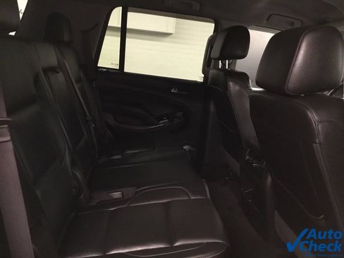 Used 2017 GMC Yukon SLT AWD/4WD image 40