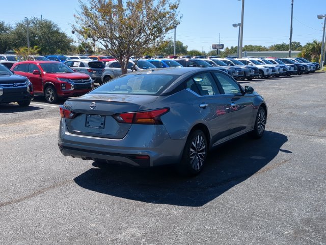 Used 2025 Nissan Altima 2.5 SV FWD image 6