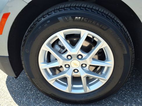 Used 2024 Chevrolet Equinox LT FWD image 9