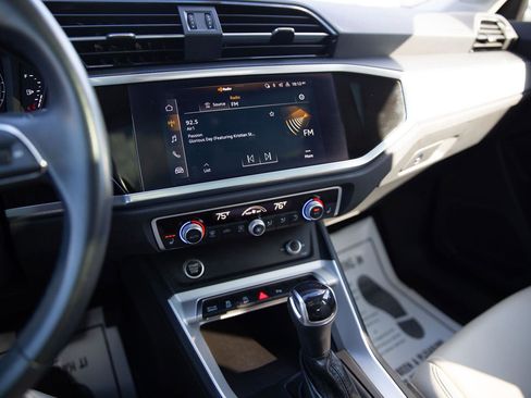 Used 2022 Audi Q3 2.0T Premium Plus w/ Premium Plus Package image 8