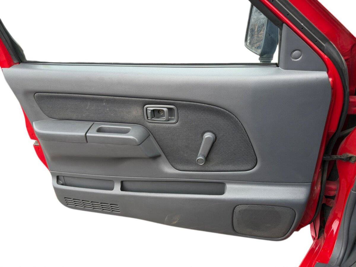 Used 2002 Nissan Frontier XE w/ (UTL) Utility Pkg RWD image 19